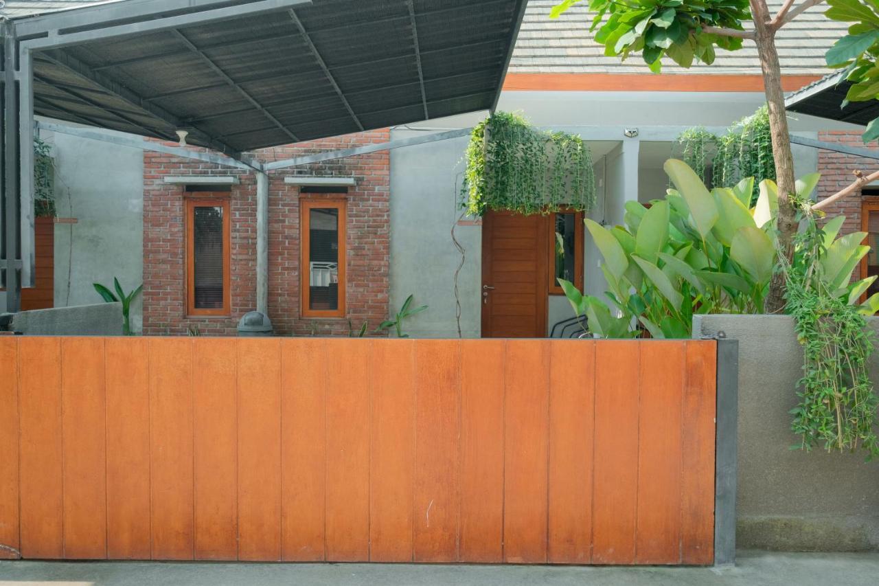 Andewi Guest House Denpasar Redpartner - Minimum Stay 30 Nights Sanur Dış mekan fotoğraf